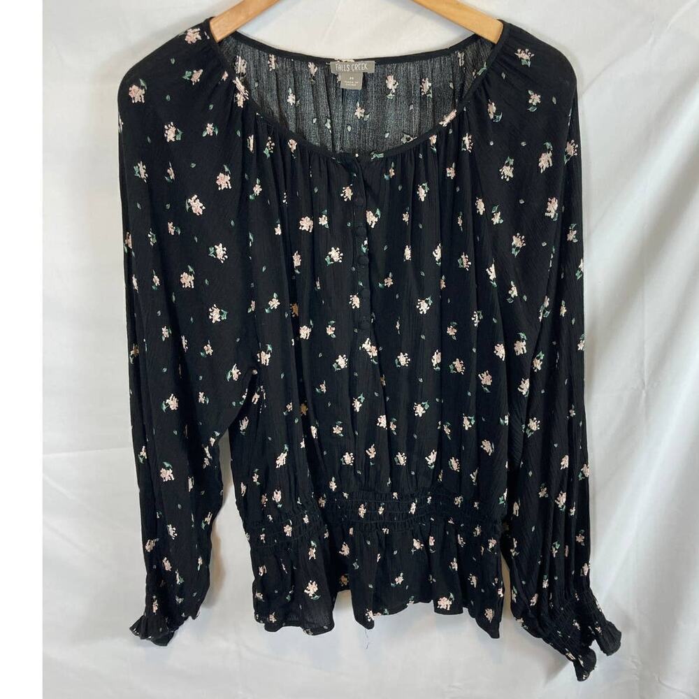 Falls creek Floral Smocked Top Size Medium